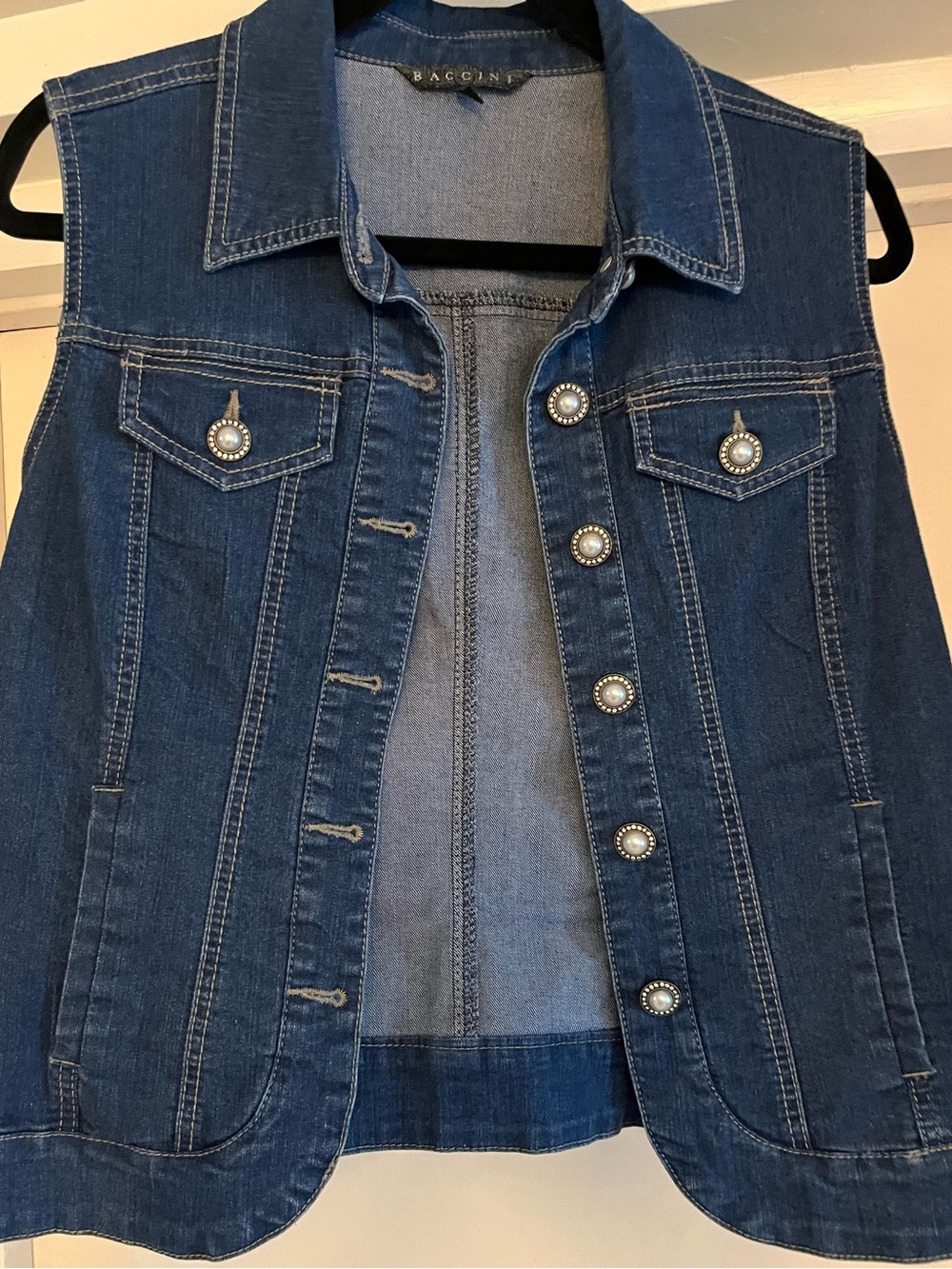Woman’s Baccini denim vest Large